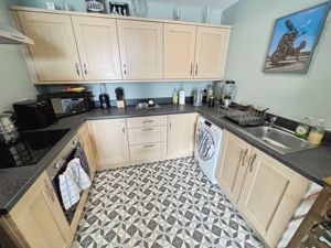 Kitchen- click for photo gallery